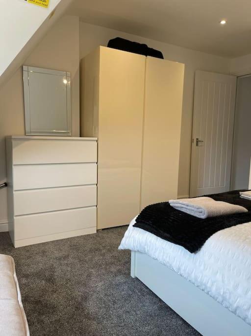 Rosey Lodge -1Bedroom Cousy Flat - Parking, Netflix, Wifi - Close To Blenheim Palace & Oxford - F5 كيدلينغتون المظهر الخارجي الصورة