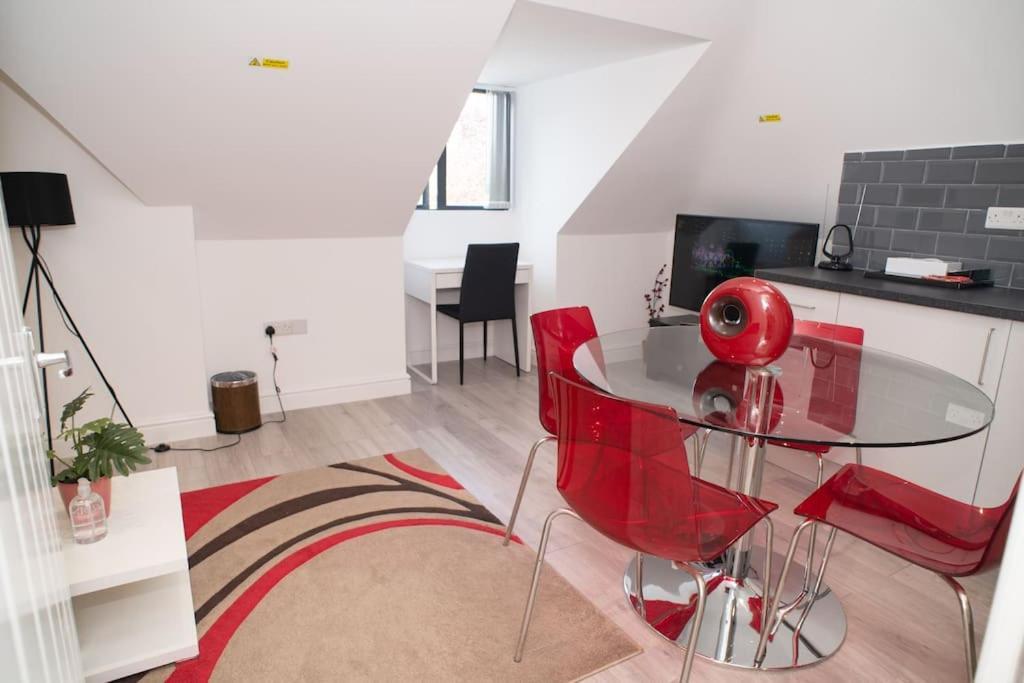 Rosey Lodge -1Bedroom Cousy Flat - Parking, Netflix, Wifi - Close To Blenheim Palace & Oxford - F5 كيدلينغتون المظهر الخارجي الصورة