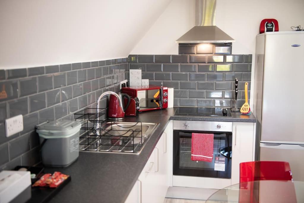 Rosey Lodge -1Bedroom Cousy Flat - Parking, Netflix, Wifi - Close To Blenheim Palace & Oxford - F5 كيدلينغتون المظهر الخارجي الصورة