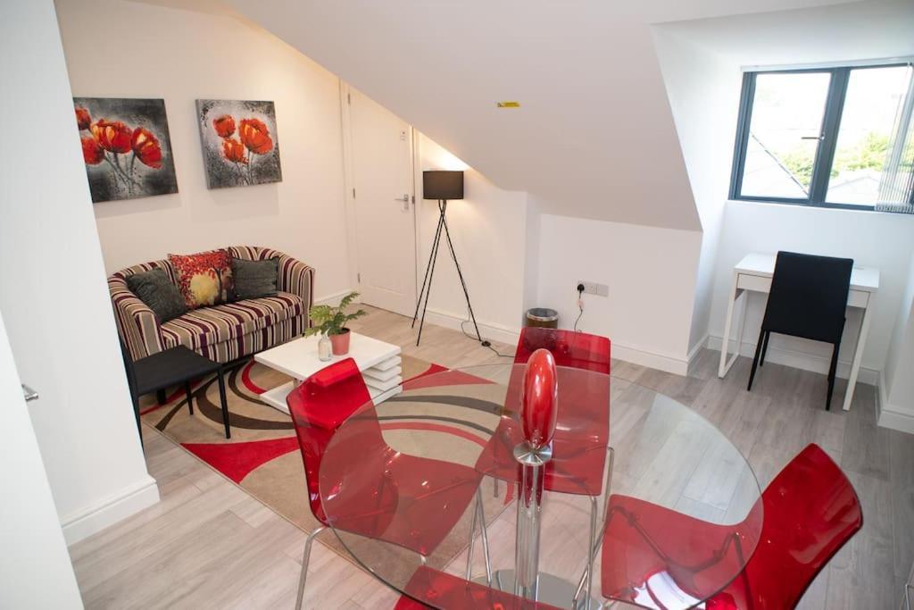 Rosey Lodge -1Bedroom Cousy Flat - Parking, Netflix, Wifi - Close To Blenheim Palace & Oxford - F5 كيدلينغتون المظهر الخارجي الصورة