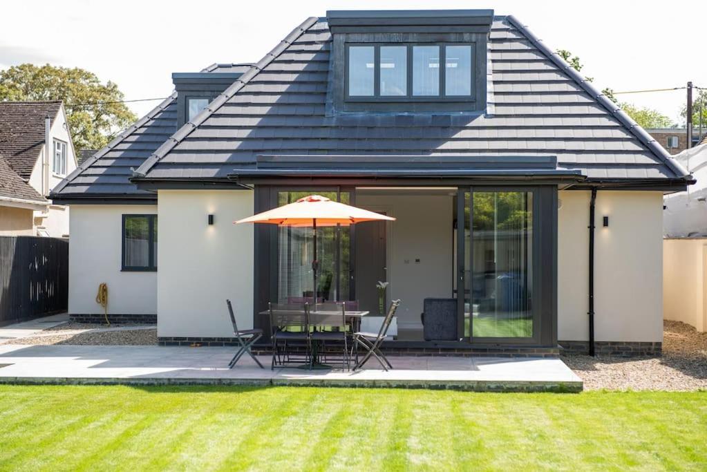 Rosey Lodge -1Bedroom Cousy Flat - Parking, Netflix, Wifi - Close To Blenheim Palace & Oxford - F5 كيدلينغتون المظهر الخارجي الصورة
