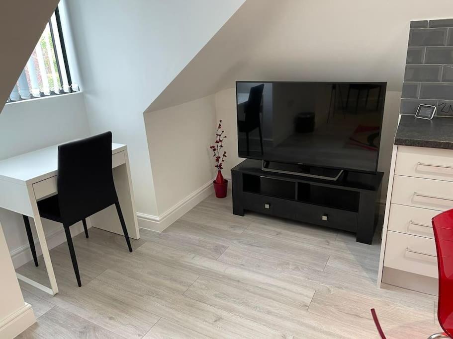 Rosey Lodge -1Bedroom Cousy Flat - Parking, Netflix, Wifi - Close To Blenheim Palace & Oxford - F5 كيدلينغتون المظهر الخارجي الصورة
