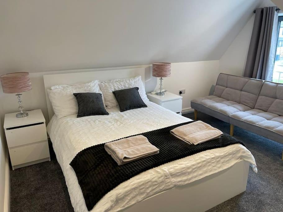 Rosey Lodge -1Bedroom Cousy Flat - Parking, Netflix, Wifi - Close To Blenheim Palace & Oxford - F5 كيدلينغتون المظهر الخارجي الصورة